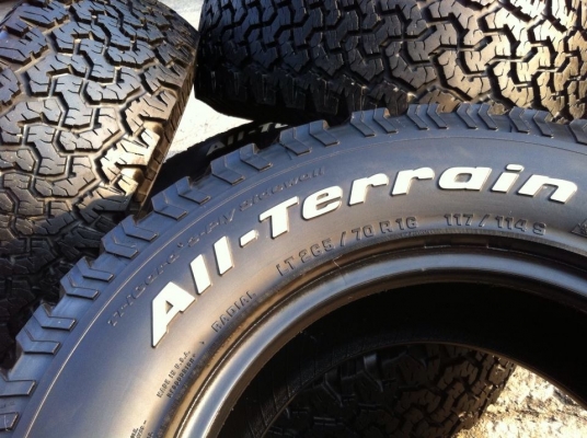 ขายยาง BF Goodrich All-terrain ขนาด 265 70 r16 สวยๆ