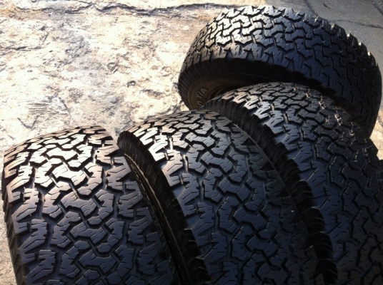 ขายยาง BF Goodrich All-terrain ขนาด 265 70 r16 สวยๆ
