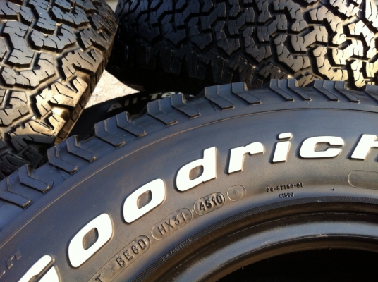 ขายยาง BF Goodrich All-terrain ขนาด 265 70 r16 สวยๆ