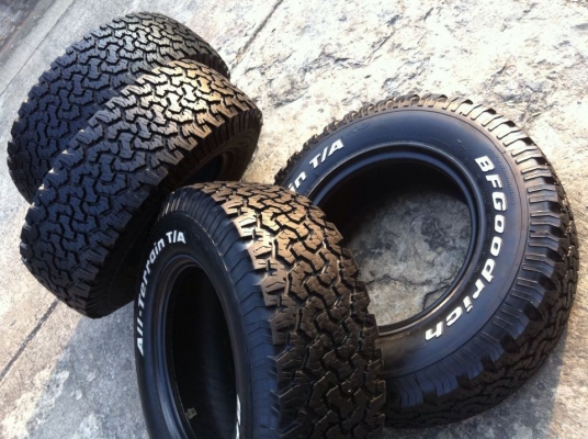 ขายยาง BF Goodrich All-terrain ขนาด 265 70 r16 สวยๆ