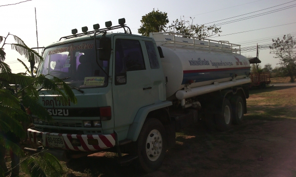 ขายด่วนรถสิบล้อร็อกกี้FVM32เครือง195แรงรถนํ้ามัน16000ลิตร ขายด่วนรถสิบล้อร็อกกี้FVM32เครือง195แรงรถนํ้ามัน16000ลิตร