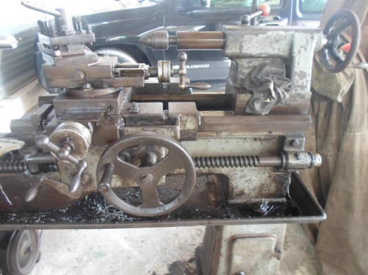 แท่นกลึง 4 ฟุต สภาพพร้อมใช้งาน มอเตอร์ไฟบ้าน 5 แรง สภาพสวย ๆ อุปกรณ์ครบ ด่วน !!! 40,000