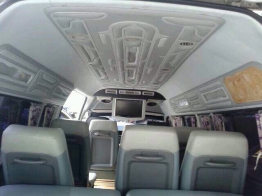 รถตู้หลังคาสุง โตโยต้าเบนซินCNG. 2009. MT. วีไอพี.   ราคา  699,000 บาท โทร0922726669 ตันหยง