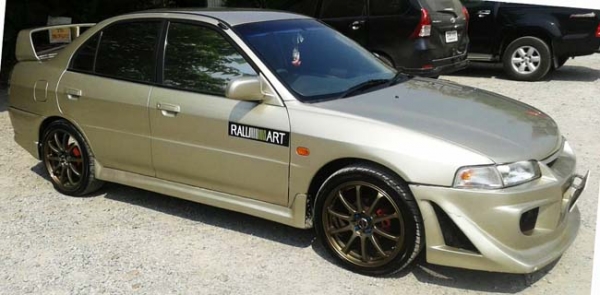 Mitsubishi lancer 1.5 ปี 97 เกียร์ออโต้ ติดแก๊ส lpg ลงเล่มแล้ว ภายในเบาะหนัง แม็กซ์ 17 สเกิร์ตรอบคัน แต่งซิ่งสำหรับวัยจี๊ด ภาษีไม่ขาด เอกสารพร้อมโอน   ราคา 79,000 บาท   ดูรถร้านก๋วยเตี๋ยวเต็กกอ ถนน 340 บางบัวทอง - สุพรรณบุรี   โทร.0896878976   id line : c