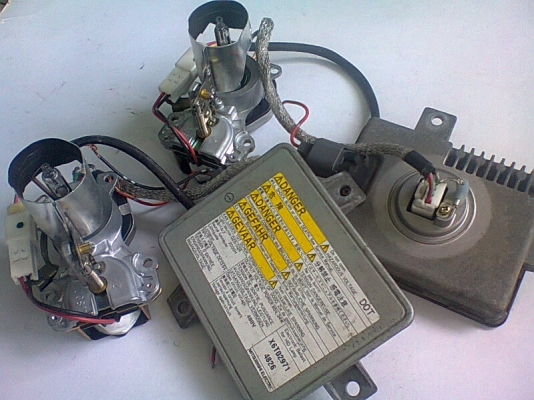 บัลลาสต์แท้ XENON พร้อมหลอดแท้ บัลลาสต์แท้ XENON พร้อมหลอดแท้