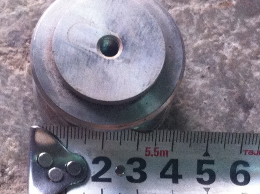 ชุดลูกล้อสแตนเลส ใช้ดันสายพานและโช่ให้ตึงหรือช่วยบังคับของที่เคลื่อนที่ต่างๆ ตัวลูกกลิ่งหมุนฟรีใช้ตลับลูกปืนด้านในเพื่อให้ลื่น