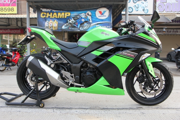 <<สด-ผ่อน>> ขาย Kawasaki ninja  250  รุ่นปี 2013 สีเดิม ทะเบียนพร้อมโอน