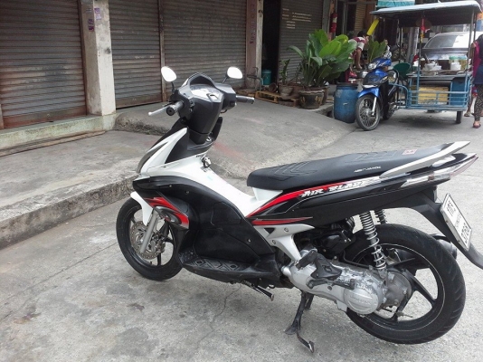 Airblade ปี 51 ล้อแม็คแท้ เครื่องเดิม รถสวย เล่มพร้อม ภาษี พรบ. ไม่หมด เอาไปโอนได้เลย