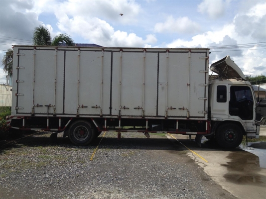 ขาย 6 ล้อ ISUZU Deca Uro2 ปี 48 ตู้ 10 บาน 7.2 เมตร (FTR 200)