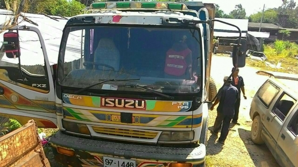 ขายรถบรรทุก 10 ล้อดัมพ์ ISUZU DECA 270 แรงม้าปี 2540 ไม่มีระบบ ราคา 1300000