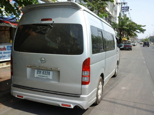 รถตู้คอมมูเตอร์ปี06 สีบรอนเงิน แต่งVIP สปอยเลอร์รอบคันCD DVD USB จอพับไฟฟ้าTV  แอร์ไมโครบัสด้านท้าย แผงแอร์เพิ่มใต้ท้อง เบาะหนังสีครีม เครื่อง2JZ เกียร์ธรรมดา NGV 3ถัง ประกันชั้น1 เคลมสีได้รอบคัน ภายในตามสภาพTEL0890671028อยู่ดอนเมืองครับ