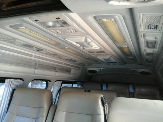 รถตู้คอมมูเตอร์ปี06 สีบรอนเงิน แต่งVIP สปอยเลอร์รอบคันCD DVD USB จอพับไฟฟ้าTV  แอร์ไมโครบัสด้านท้าย แผงแอร์เพิ่มใต้ท้อง เบาะหนังสีครีม เครื่อง2JZ เกียร์ธรรมดา NGV 3ถัง ประกันชั้น1 เคลมสีได้รอบคัน ภายในตามสภาพTEL0890671028อยู่ดอนเมืองครับ