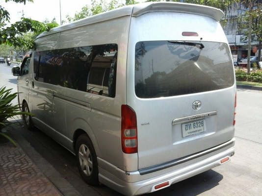 รถตู้คอมมูเตอร์ปี06 สีบรอนเงิน แต่งVIP สปอยเลอร์รอบคันCD DVD USB จอพับไฟฟ้าTV  แอร์ไมโครบัสด้านท้าย แผงแอร์เพิ่มใต้ท้อง เบาะหนังสีครีม เครื่อง2JZ เกียร์ธรรมดา NGV 3ถัง ประกันชั้น1 เคลมสีได้รอบคัน ภายในตามสภาพTEL0890671028อยู่ดอนเมืองครับ