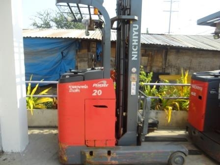 ขายรถไฟฟ้ายืนขับ nichiyu ขนาด 2 ตัน เสาสูง 6.5 เมตร