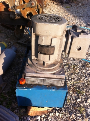 ชุดปั็มไฮดรอลิกพร้อมอ่างน้ำมันมอเตอร์ขับขนาด 400 W. HITASHI