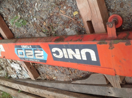 เครนติดหลังรถบรรทุก เก่านอก แท้ ๆ  รุ่นใหม่หกเหลี่ยม  UNIC 2.2 t