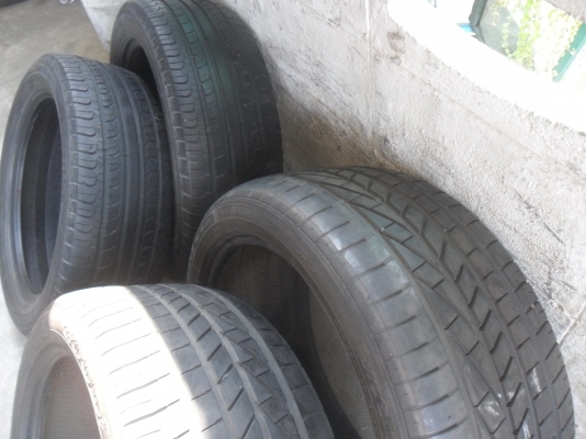 ยาง 235/50R19 และ 275/40R19 สวยๆ 4 เส้น ราคา 3500 บาท