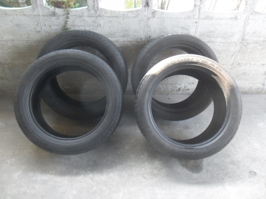 ยาง 235/50R19 และ 275/40R19 สวยๆ 4 เส้น ราคา 3500 บาท