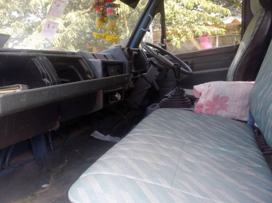 **390,000 บ.ต่อรอง**ขายNPR-115 6ล้อบรรทุก ยอดนิยม ISUZU NPR59LU5M 4BD1-115 แก้มเหลือง เกียร์สั้นแท้ ปี35 เครื่องเดิม เกียร์เดิม 115แรงฝาดำ เครื่องดี แรงดี แน่น เกียร์สั้นเข้าง่ายไม่หลุด ช่วงล่างเดิมๆ 6น็อต หน้า-หลัง คัสซีดี เดิมๆ ยังสวย ไม่ปะไม่ดาม กระบะพ