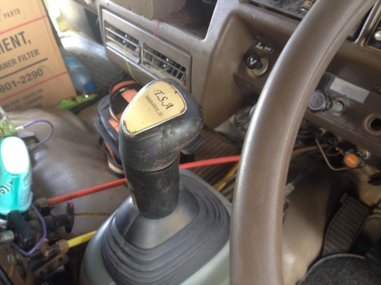 ขายรถสิบล้อ Hino สามใบปัด FP28   280 เทอร์โบอินเตอร์ เกียร์อีตั๋น  เบรคแห้ง ช่วงล่าง ZM ยางเต็ม 10เส้น กะบะดี รถสวยพร้อมใช้งาน ราคาต่อรองได้