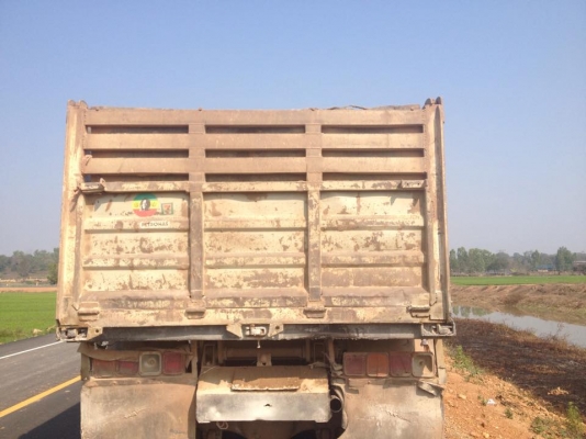 ขายรถสิบล้อ Hino สามใบปัด FP28   280 เทอร์โบอินเตอร์ เกียร์อีตั๋น  เบรคแห้ง ช่วงล่าง ZM ยางเต็ม 10เส้น กะบะดี รถสวยพร้อมใช้งาน ราคาต่อรองได้