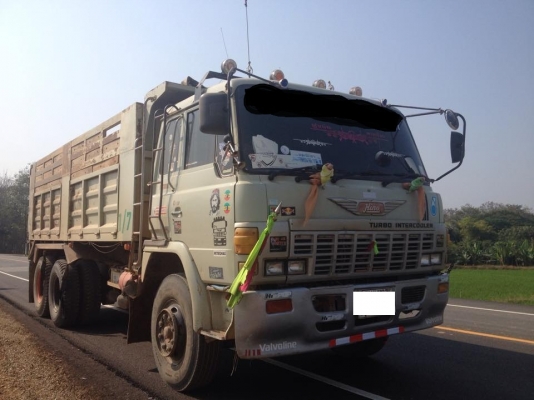 ขายรถสิบล้อ Hino สามใบปัด FP28   280 เทอร์โบอินเตอร์ เกียร์อีตั๋น  เบรคแห้ง ช่วงล่าง ZM ยางเต็ม 10เส้น กะบะดี รถสวยพร้อมใช้งาน ราคาต่อรองได้