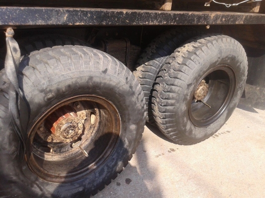 ขายรถสิบล้อสองเพลาดั้ม Hino 3m 240แรง รถปี40 สนใจโทร 080-1151964 โอม** ราคา 1100000