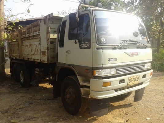 ขายรถสิบล้อสองเพลาดั้ม Hino 3m 240แรง รถปี40 สนใจโทร 080-1151964 โอม** ราคา 1100000