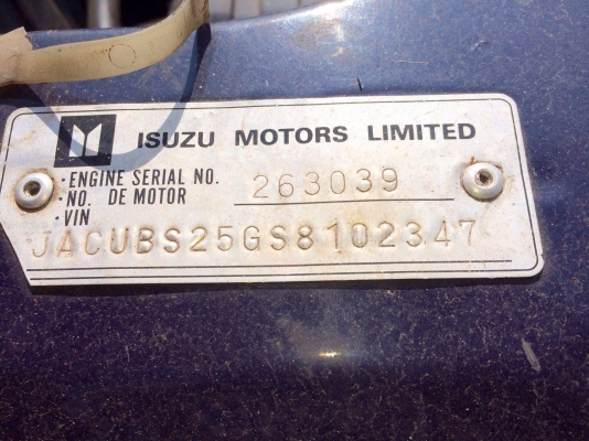 ขายด่วนรถหรู. Isuzu trooper. สภาพเครื่องพัง. ราคาถูก