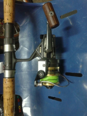 คันเบ็ดนางเงือกลายผ้า พร้อมรอก BG13