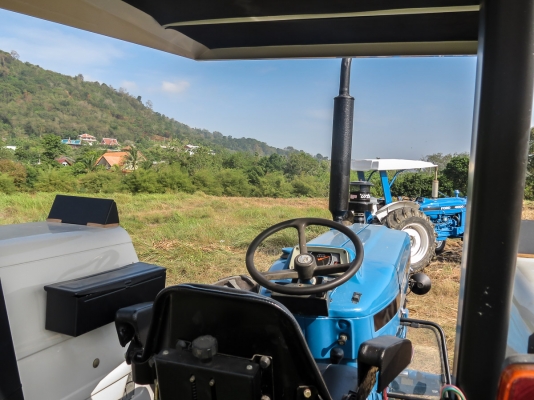 ขายรถแทร็คเตอร์ New Holland 8030 ขายรถแทร็คเตอร์ New Holland 8030