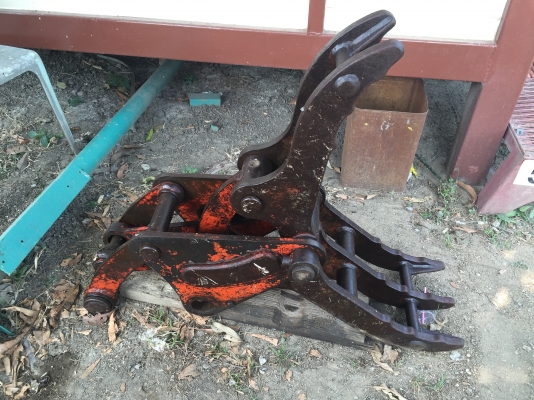 Fork หัวคีบเก่าญี่ปุ่น สำหรับรถขุดเล็ก PC20