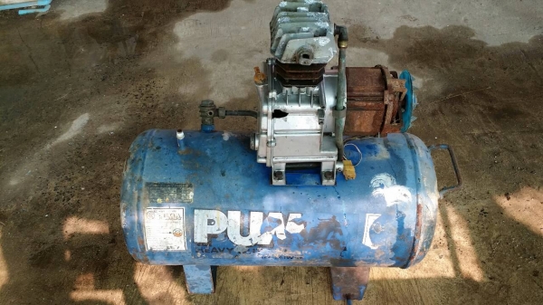 ขายปั๊มลมไม่มีมอเตอร์ 1 ตัว  กับ ขายถังปั๊มลมอีก 1 ตัว