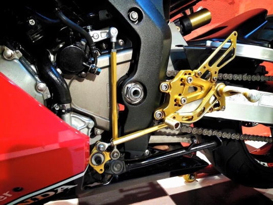 T&amp;T BIKE RAMA2 ขายด่วน เพียง 198000฿HONDA CBR1000 ปี2005 อินวอย+สพม.แท้ แต่งสวยมาสวยๆตามรูปเครื่องดีการันตีไม่มีตัด299สบายๆครับ รถ0ตรงดีไม่เคยล้มหรือชนคับ