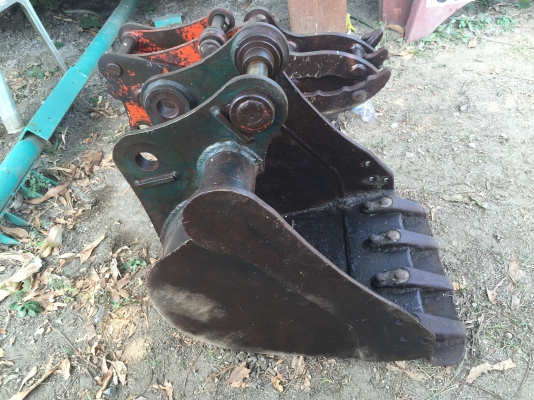 บุ้งกี๋เก่าญี่ปุ่น สำหรับรถขุดขนาด PC20