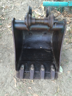 บุ้งกี๋เก่าญี่ปุ่น สำหรับรถขุดขนาด PC20