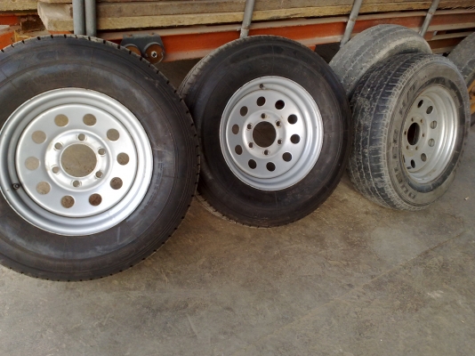 กระทะบรรทุก 6 รู พร้อมยางบรรทุกมิชชิลิน 215R15 ใหม่เอี่ยม