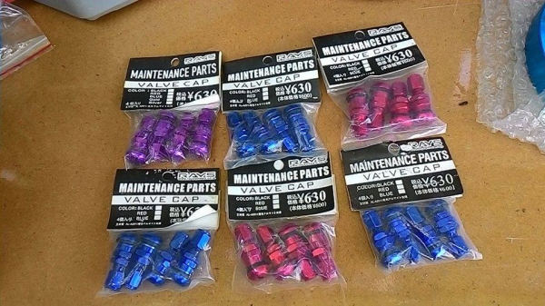 จุ๊ป 4ตัว มีสีตามรูป ราคา200