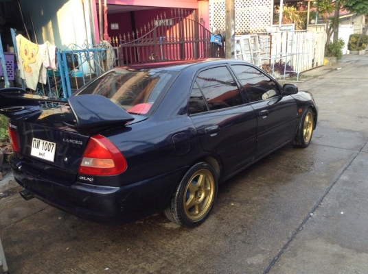 ขายครับ MISUBISHI. LANCER. ปี99. พร้อมใช้ครับ เกียรธรรมดา แกสมีต้องเพิ่มถังเอาใช้ได้เลย เครื่องเกียรดี น้ำมันใช้ได้ปกติ. ภายในสะอาดสีพอได้ แม็กสวย. พร้อมใช้. ช้าอด 59000. กอล์ฟครับ. 085-359-4089 ดูรถสายไหมวงศกร