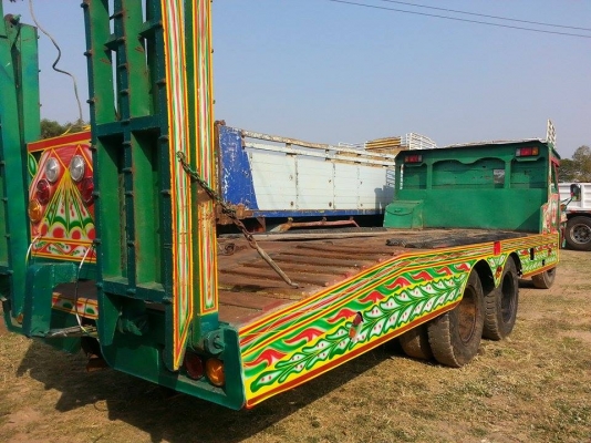 ขายเทรลเลอร์ หน้ายาวบรรทุกรถเกี่ยวข้าว มีบันไดไฮดรอริกขึ้นรถเกี่ยว เครื่อง165แรง เครื่องดี คัชซีสวย ยางดี สภาพพร้อมใช้งาน เอกสารพร้อมโอน สนใจโทร090-8588220คุณนะ ID:narong498 หรือ www.truck.in.th/498 หรือfb:ณรงค์ ซื้อขายรถมือสอง(เว็บไซต์ส่วนตัว)