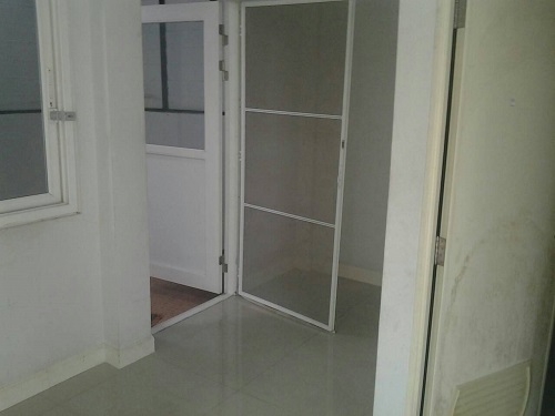 บ้านทาวน์เฮ้าส์ 2 ชั้น 3 ห้องนอน 2 ห้องน้ำ บ้านใหม่ ม.บุณฑริก ห้องมุม