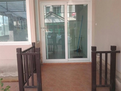 บ้านทาวน์เฮ้าส์ 2 ชั้น 3 ห้องนอน 2 ห้องน้ำ บ้านใหม่ ม.บุณฑริก ห้องมุม