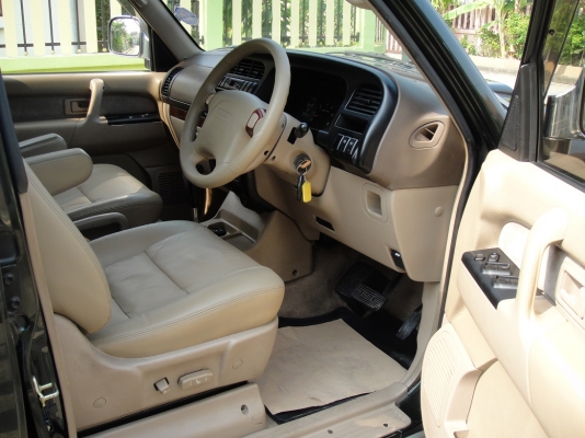 อีซูซุทรูเปอร์ ปี2002 เครื่อง1UZ-FE ตัวใหม่แรงประหยัด TROOPER  โฉมหน้าเหยี่ยว หลังคาซันรูฟ สีเขียว เกียร์ออโต้