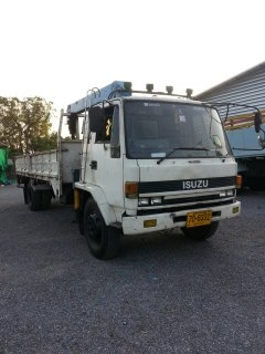 ขาย 6 ล้อติดเฮี๊ยบ 3.5 ตัน อิซุชูร็อคกี้ 175 แรง ปี 36 ยาว 6 เมตร