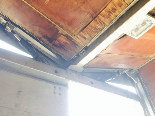 ขายตู้ครับ ตู้ปีกนก ยาว7เมตร20 ขายตู้ครับ ตู้ปีกนก ยาว7เมตร20