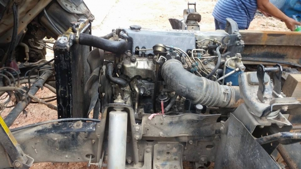 NPR 120 ฝาขาว รถห้างแท้ ราคาต่อรองได้!!!