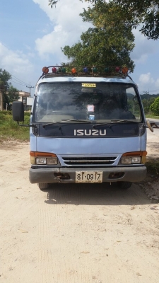 NPR 120 ฝาขาว รถห้างแท้ ราคาต่อรองได้!!!