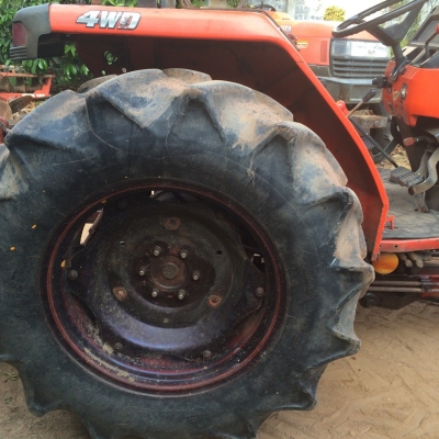 ขาย KUBOTA L4508 พร้อมใบดันหน้า สอบถาม 0818618678 ขาย KUBOTA L4508 พร้อมใบดันหน้า สอบถาม 0818618678