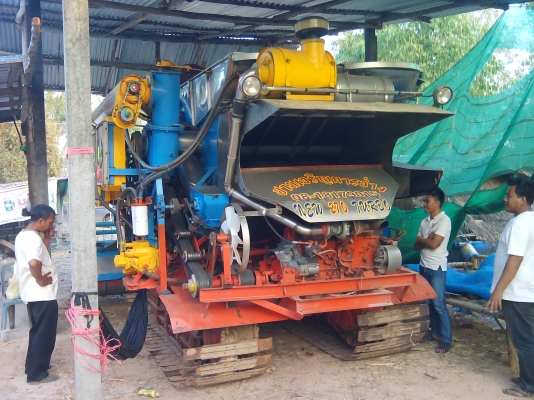 ขายรถเกี่ยวข้าว ปานเจริญ อุ้ม 2.5 ตัน   เครื่อง อิซูซุ230 เทอร์โบตัวเดิน 10 ปั้มไดกิ้น 22ราคาต่อลองได้ครับ