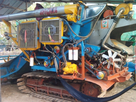 ขายรถเกี่ยวข้าว ปานเจริญ อุ้ม 2.5 ตัน   เครื่อง อิซูซุ230 เทอร์โบตัวเดิน 10 ปั้มไดกิ้น 22ราคาต่อลองได้ครับ